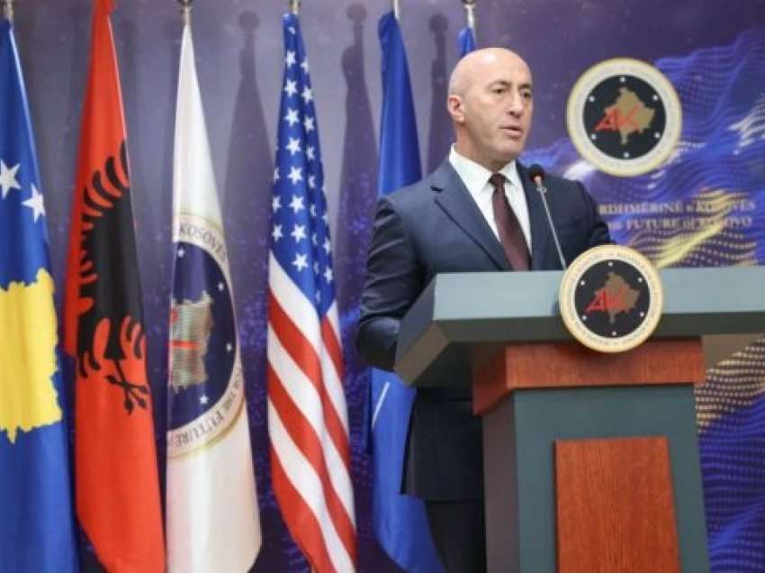 Haradinaj: Nuk mund t’i vendosen kurrfarë afatesh KFOR-it, Vuçiq t’i largojë barrikadat