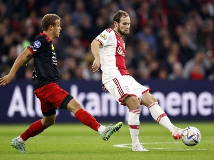 Ajaxi zyrtarizon ndarjen me mbrojtësin veteran 