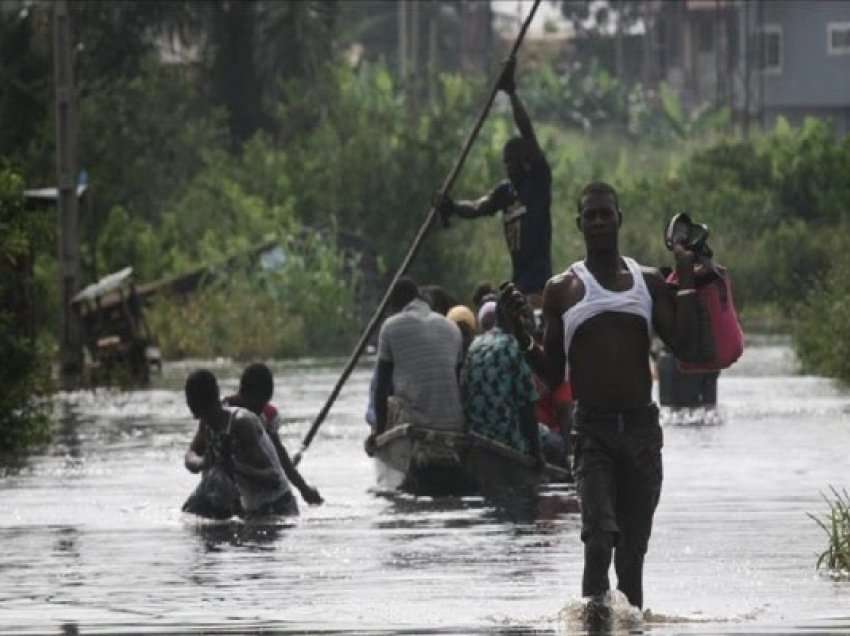 ​10 të vdekur e qindra të zhvendosur në përmbytjet në jug të Ugandës