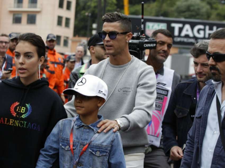 Djali i Ronaldos braktis “Djajtë e Kuq”!