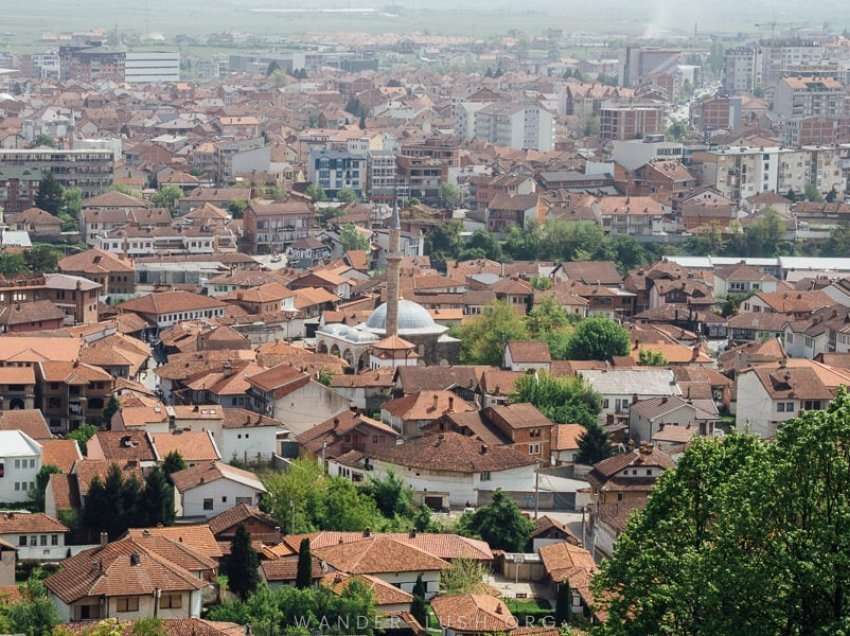 Kunatat rrahën mes vete në Gjakovë