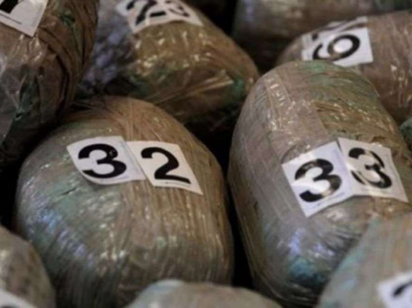Sekuestrohen rreth 2 kilogramë drogë në Obiliq e Fushë Kosovë, arrestohen 4 persona