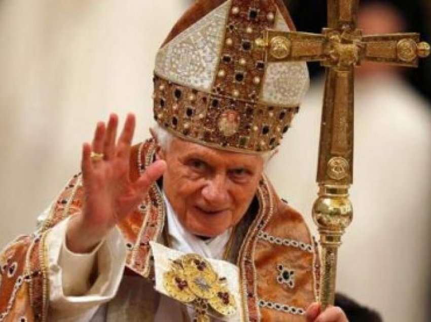 Kush ishte Papa Benedikti XVI, si u vendos në krye të Kishës Katolike pas vdekjes së Papa Gjon Palit II