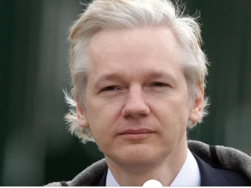 Assange kërkon leje për pjesëmarrje në funeralin e Vivienne Westwood