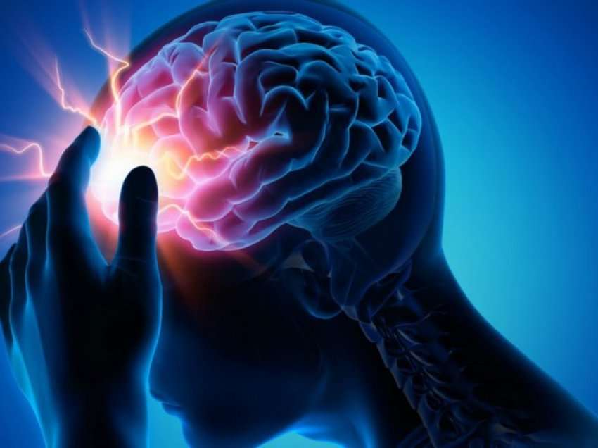 A ndikojnë dhimbjet e kokës tek përshpejtimi i plakjes së trurit? Kujdesi që ju duhet