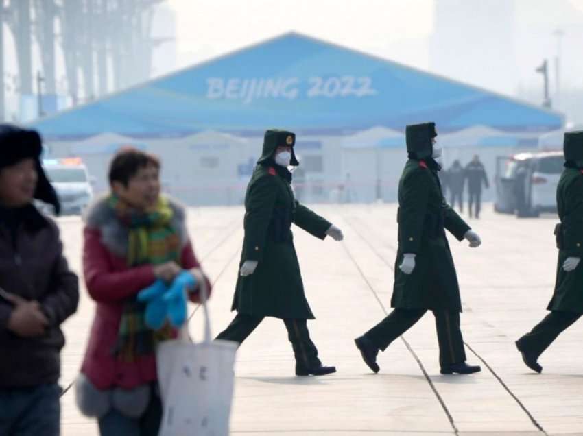 Kina akuzohet për “heshtje” të kritikëve para Olimpiadës
