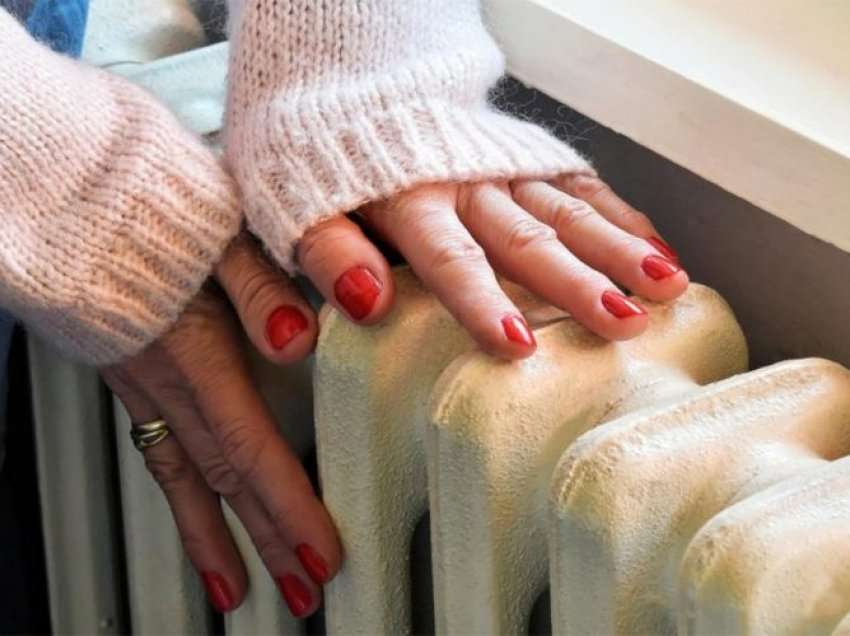 Zbuloni çfarë po përpiqet t’ju tregojë trupi nëse duart tuaja janë gjithnjë të ftohta