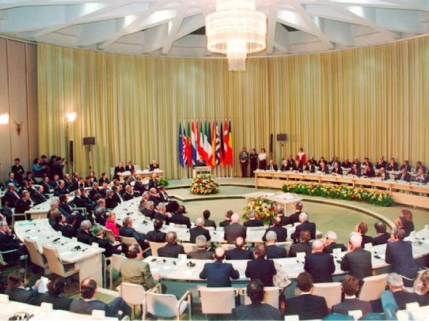 ​30 vjet nga traktati që i hapi rrugë krijimit të Bashkimit Evropian