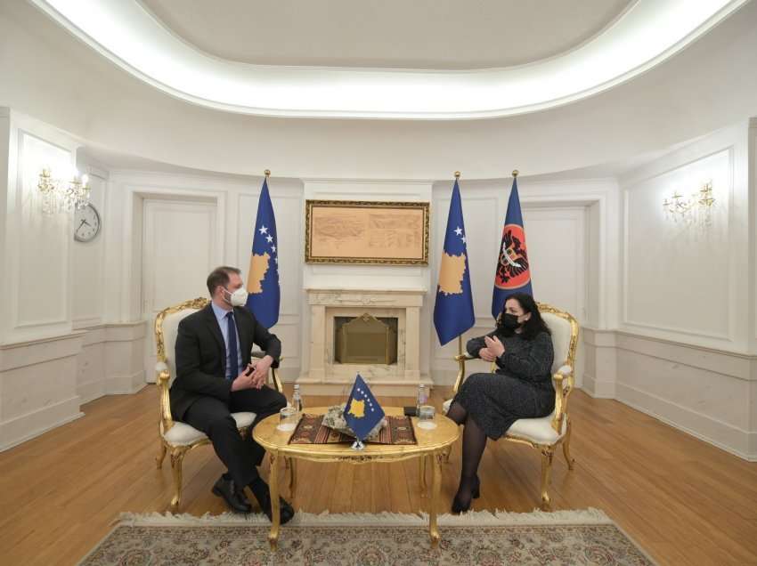Presidentja ​Osmani takoi eurodeputetin austriak Sagartz