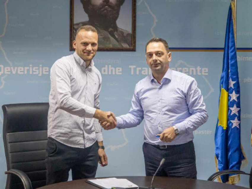 Komuna e Skenderajt nënshkruan marrëveshjen për trajtimin e qenve endacakë