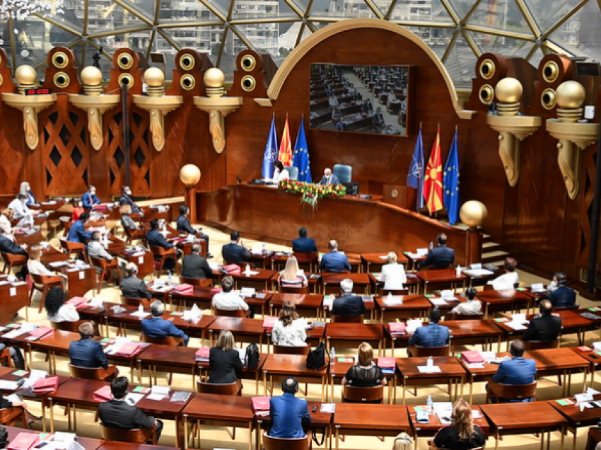 Dita e tretë e debatit mbi ndryshimet për Ligjin për pagën minimale në Maqedoni