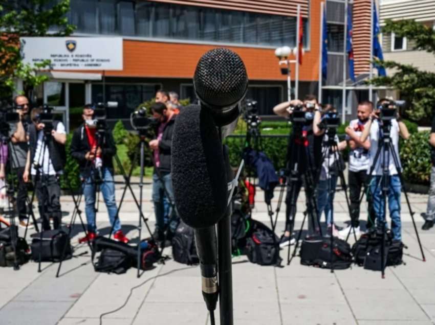 Organizatat ndërkombëtare kërkojnë ndaljen e sulmeve ndaj gazetarëve në Kosovë