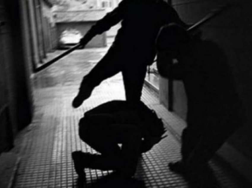 Rrahje mes gjashtë të miturve në Deçan, arrestohen
