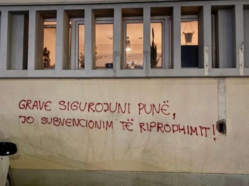 ​Grafite në disa institucione, në mbrojtje të grave në punë