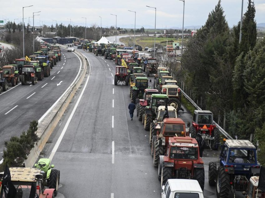 Fermerët grekë kërcënojnë të bllokojnë autostradat në protestë për energjinë