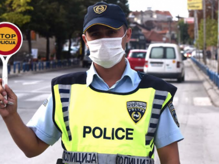 Policia gjobit 33 këmbësorë në Tetovë
