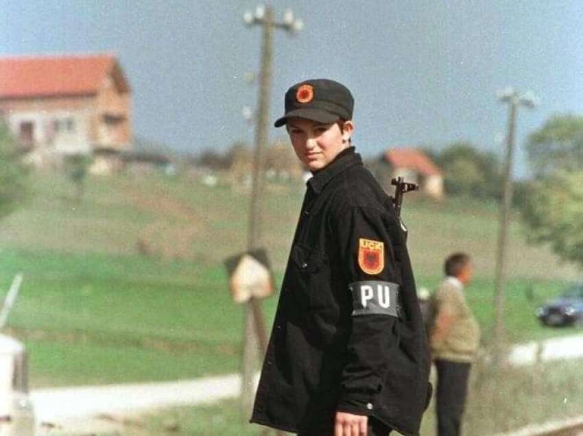Shqipe Selimi rrëfen momentin kur veshi uniformën e UÇK-së në moshën 14 vjeçare