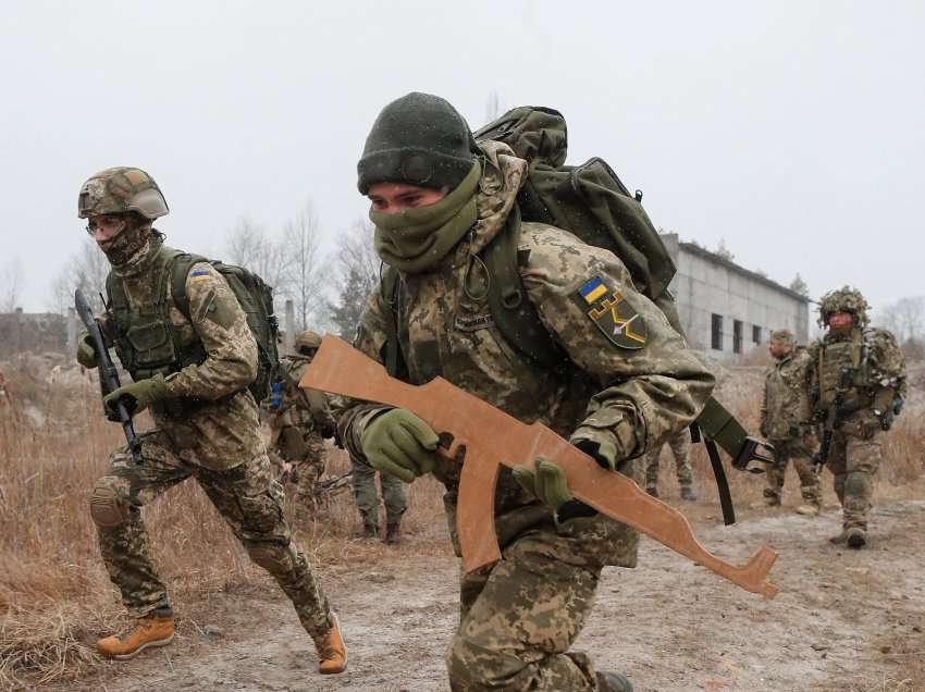 Rusia me propagandë të egër, akuzon se mercenarë nga Kosova po dërgohen në Ukrainë