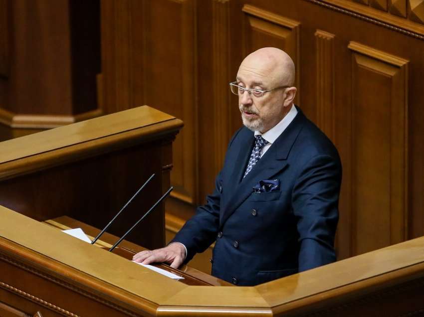 Ministri ukrainas i Mbrojtjes tregon sa është mundësia e pushtimit të Ukrainës