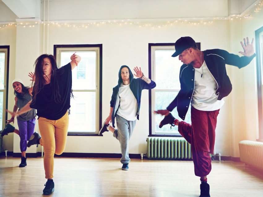 Si vallëzimi mund të ndihmojë në përmirësimin e shëndetit mendor