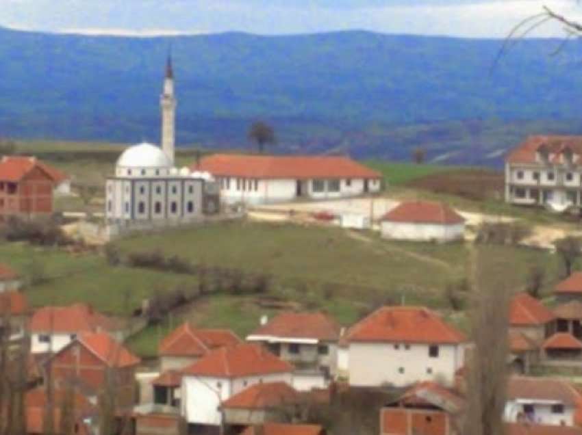 Serbët e shtojnë prezencën ushtarake në kufi me Kosovën, alarmojnë banorët e Breznicës