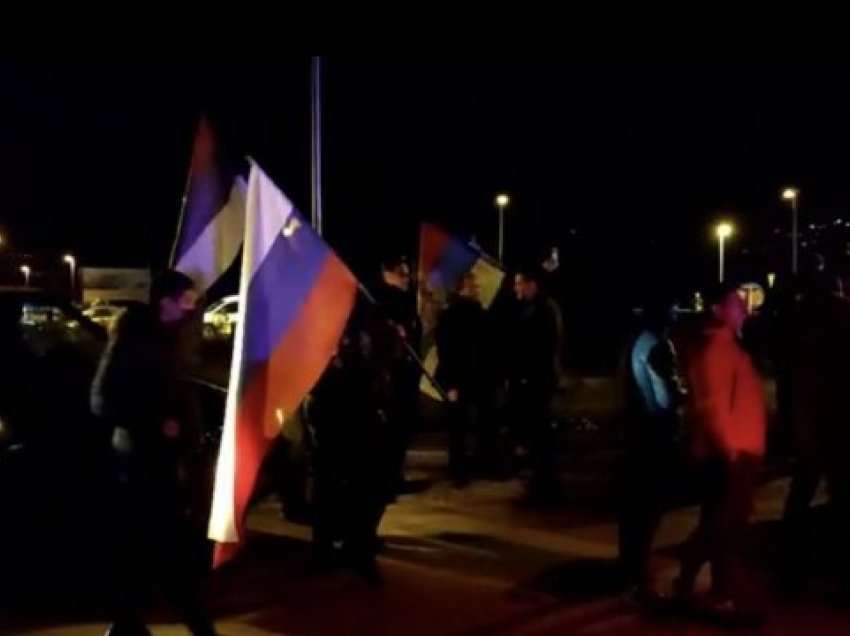 Forcat pro-serbe bllokojnë rrugët në Mal të Zi 