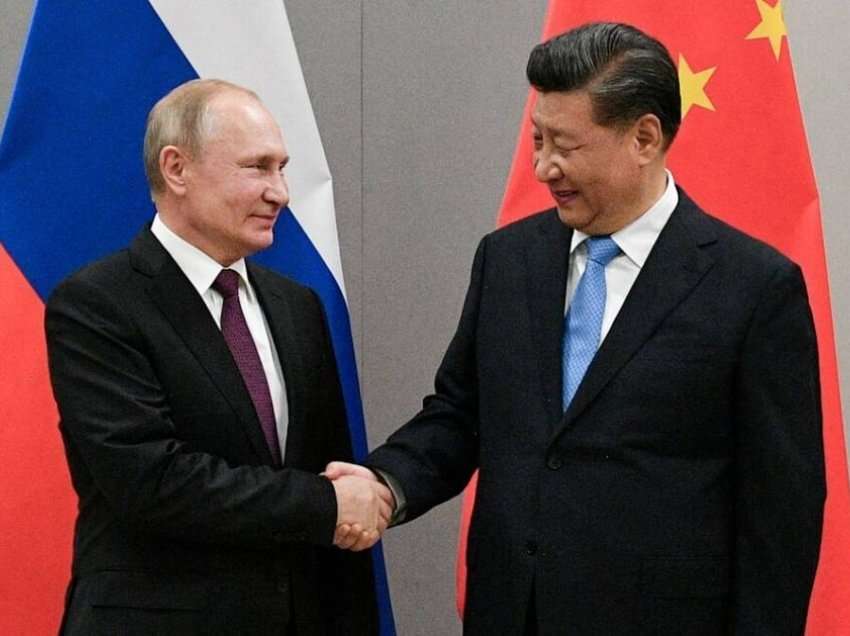 Kina mbështet Rusinë për të zgjidhur krizën e Ukrainës përmes dialogut