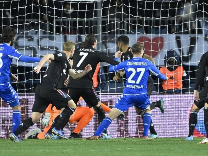 Juventusi gjunjëzon Empolin e shqiptarëve, futet në garë për titull