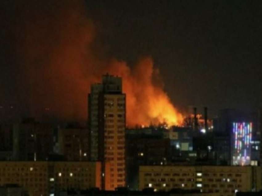 Raportohet se luftimet kanë shpërthyer në rrugët e Kievit