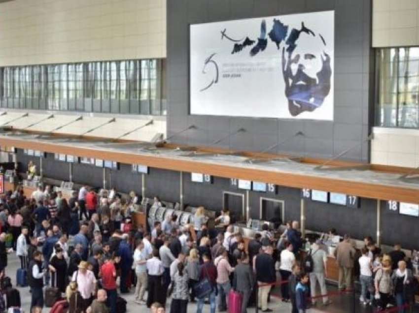 Tentuan të udhëtojnë me dokument fals, arrestohen tri gra në Aeroportin e Prishtinës