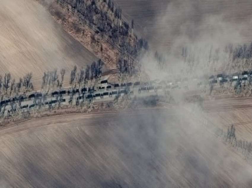 Imazhet satelitore tregojnë një kolonë të madhe trupash ruse drejtuar Kievit