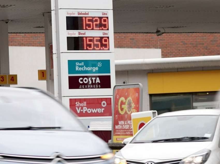 Pushtimi i Ukrainës, çmimi i benzinës thyen rekord në Britani