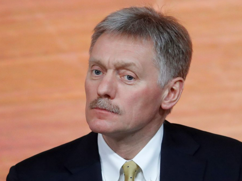 Flet zëdhënësi i Kremlinit: Rusia do që t'i “shfuqizojë” sanksionet nga vendet perëndimore