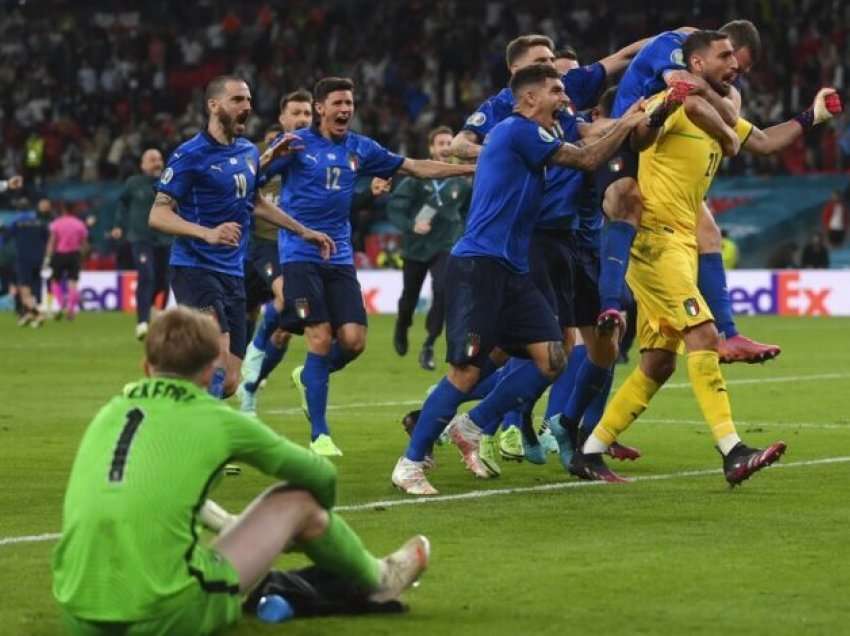Gazetarët sportiv votuan: Italia, ekipi më i mirë i vitit 2021