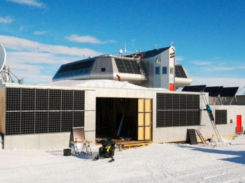 Një stacion kërkimor në Antarktikë po ballafaqohet me një shpërthim të COVID-19