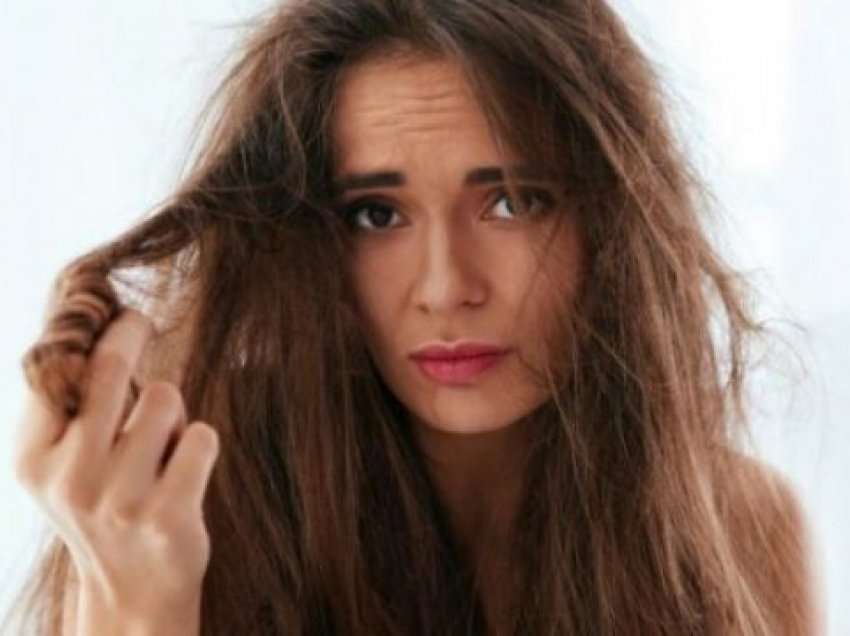 Shtatë arsyet kryesore pse ju bien flokët