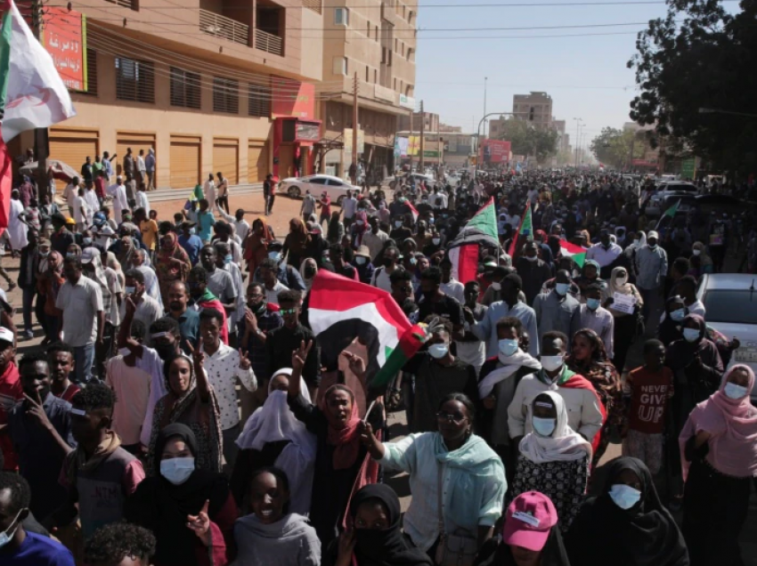 Sudan, forcat e sigurisë përdorin gaz lotsjellës ndaj protestuesve