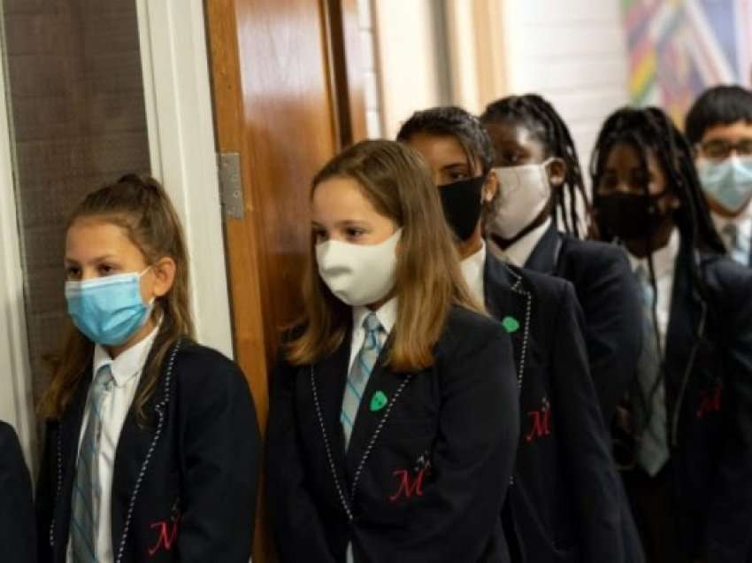 Përhapja e Omicron, maskat të detyrueshme në shkollat britanike