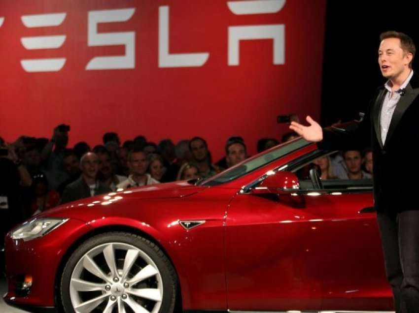 Elon Musk: Ngasja autonome ndoshta e mundur në vitin 2022