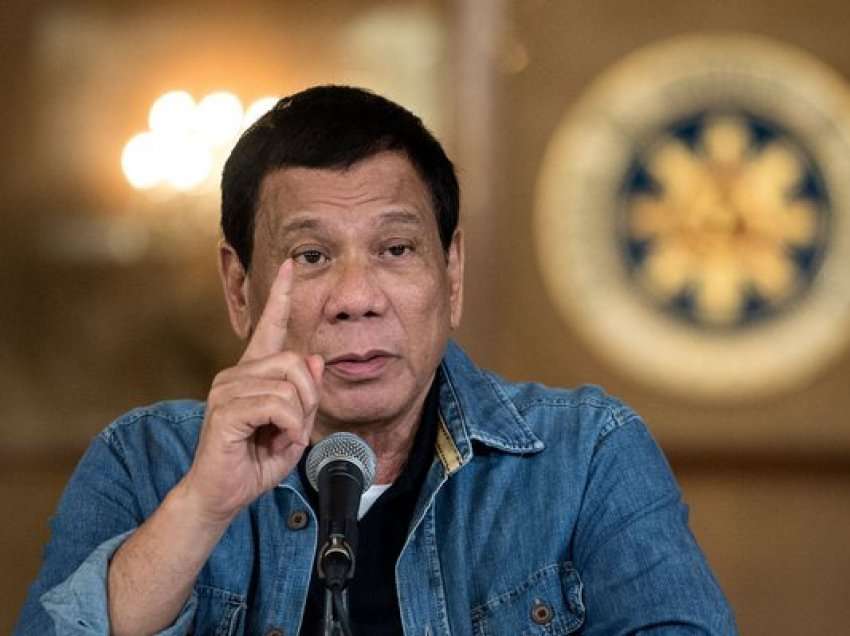 Presidenti i Filipineve tani kapet me të pavaksinuarit