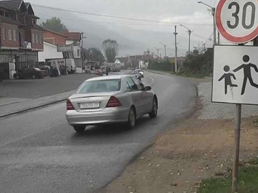 Rruga rajonale Tetovë-Jazhincë është shndërruar në makth për banorët