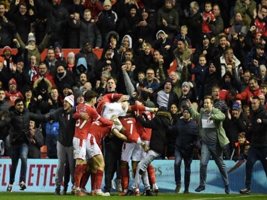 Nottingham mposht Arsenalin dhe e eliminon nga FA Cup
