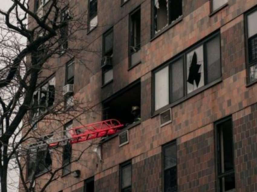 Vdiqën nëntë fëmijë dhe 10 të rritur, thuhet se është zbuluar shkaktari i zjarrit në ndërtesën e Nju Jork-ut