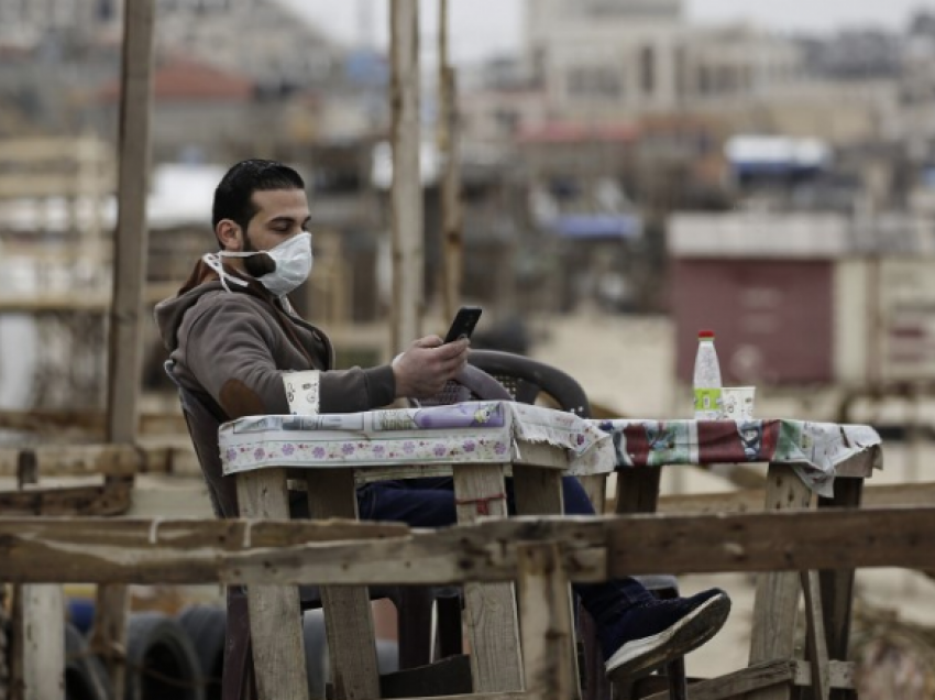 Omicroni mund të dërrmojë shërbimet shëndetësore në Rripin e Gazës, paralajmërojnë autoritetet atje