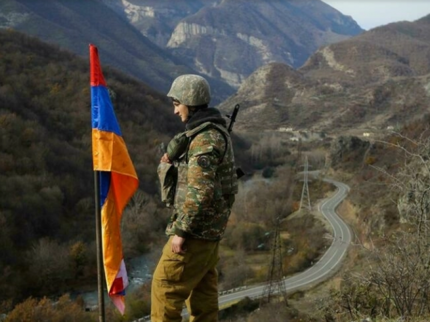 Përleshje vdekjeprurëse shpërthejnë edhe një herë në kufirin Armeni-Azerbajxhan