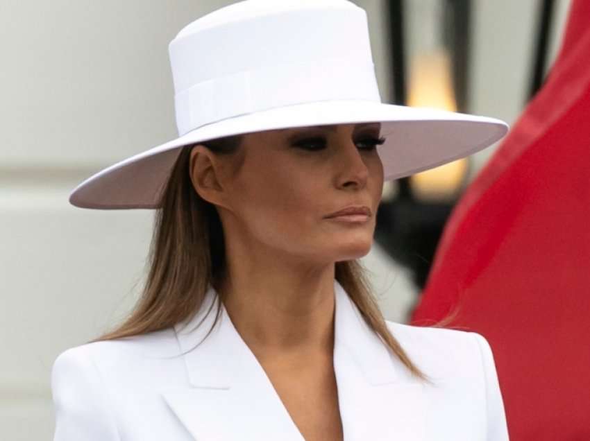 Nxori në ankand kapelen e saj për 250 mijë dollarë, kritika të forta ndaj Melania Trump