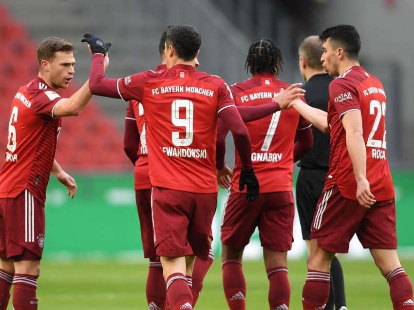Lewandowki shënon het-trik, Bayerni shkel Koln-in