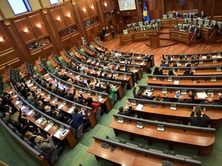 Kërkohet të hetohet PDK-ja/ Pse e bojkotoi Kuvendin për llogari të Beogradit?