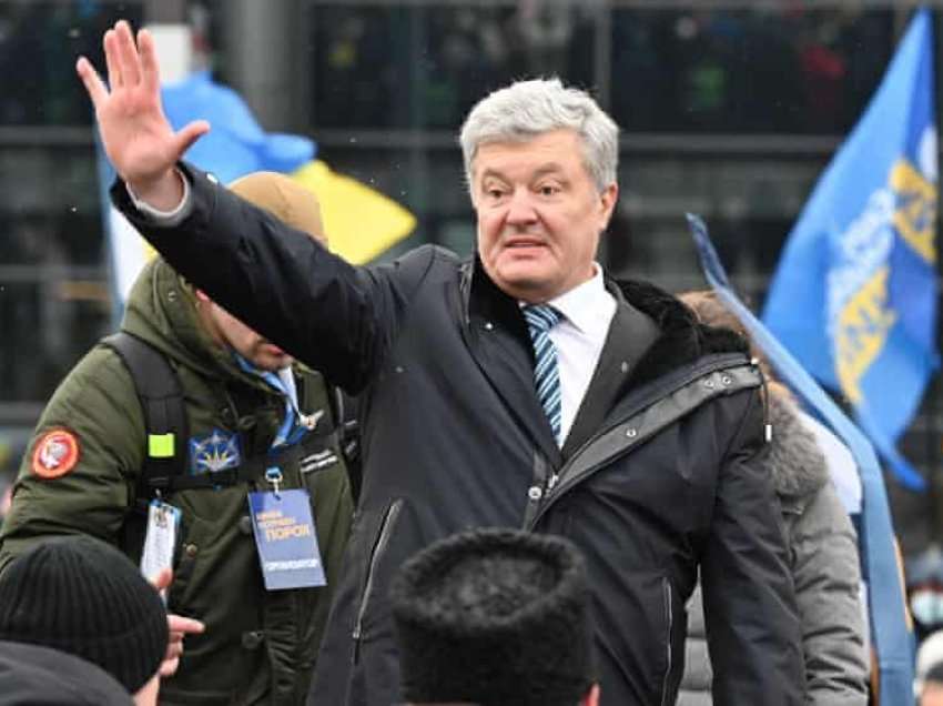 Ish-udhëheqësi ukrainas Poroshenko përballë akuzave për tradhti