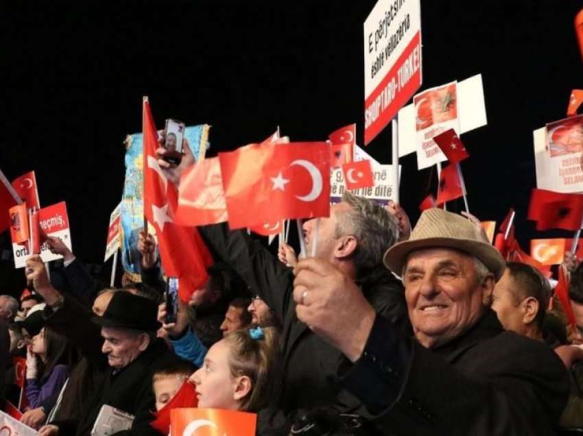“Faleminderit Shqipëri, ju duam juve!”- Erdogan poston fotot nga vizita në Shqipëri